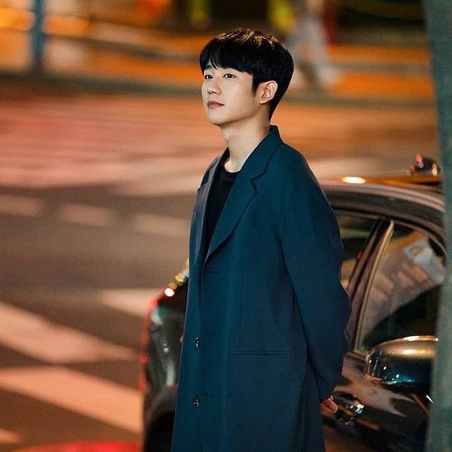 thejunghaein's tweet photo. MR CEO WAITING FOR HER KSNAKSBDISNSMDKKANSJENSKAAJISJS https://t.co/MNw3MdwuUI