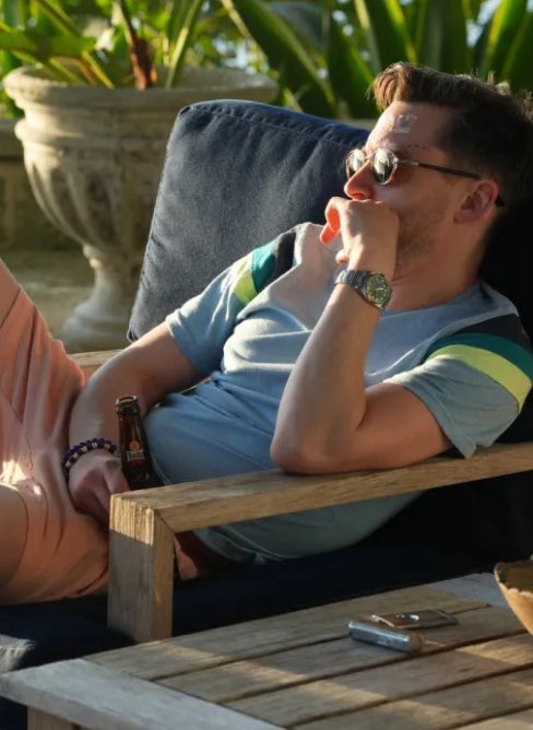 TrungTPhan's tweet photo. There is an auction for “Succession” clothes and props (the exact ones used on set). 

Just went through listings and found 6 ridiculous gems. 

1. Roman Roy’s kid-sized Walmart t-shirt and Old Navy shorts from the finale (current bid = $925) https://t.co/dGDlpDr4Zu