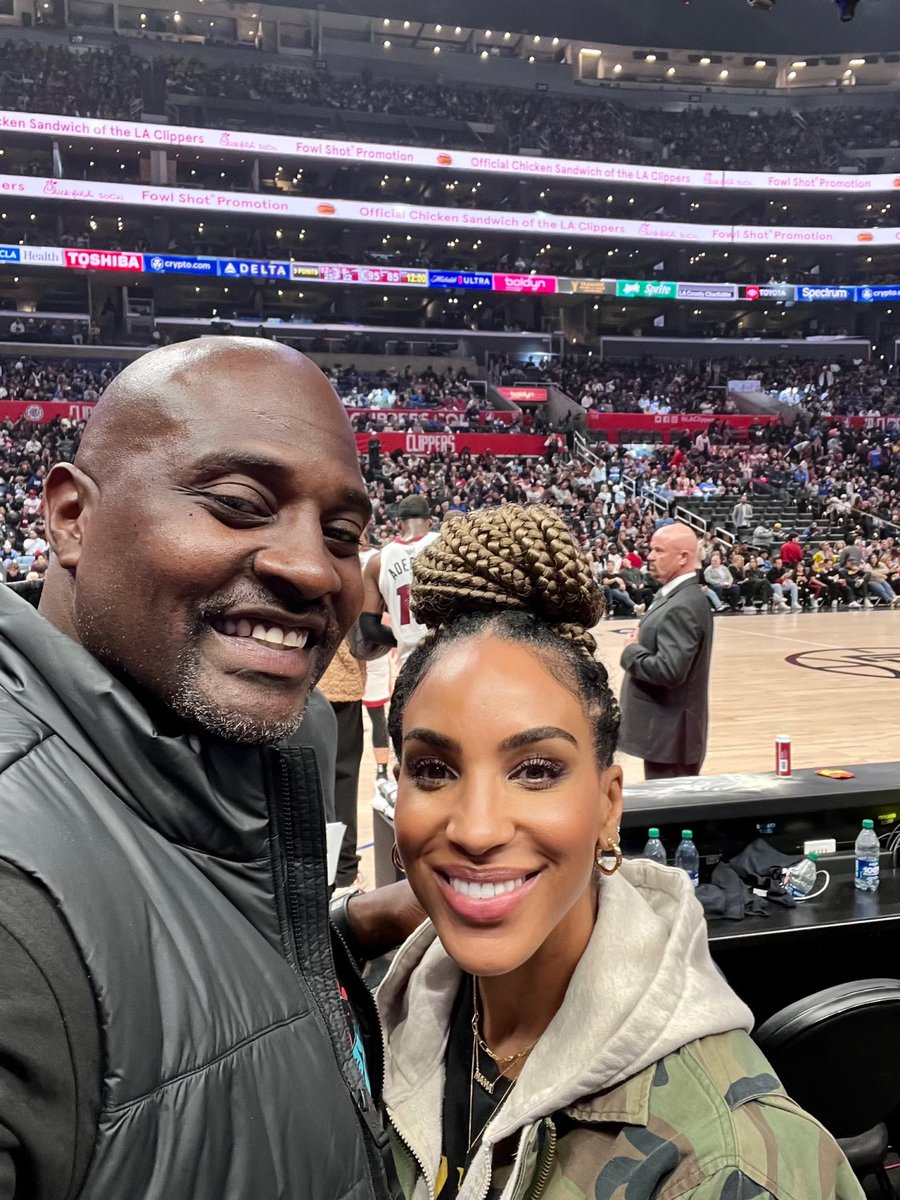 marcelluswiley's tweet photo. Best football game I’ve ever attended! 🎥 
And my Clippers beat down the Heat too 🙌🏿 #clipcity https://t.co/JHTXD1bVwr