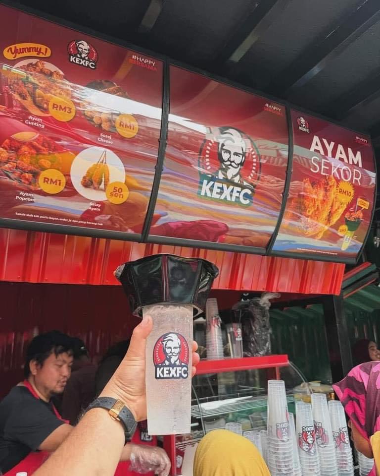 pickyhn's tweet photo. So kalau macam ni legal ke tak? Ada IP expert yang boleh explain? 

Nama mcm KFC, warna mcm KFC, jual ayam goreng, maskot mcm sama. https://t.co/zKF13kv47z