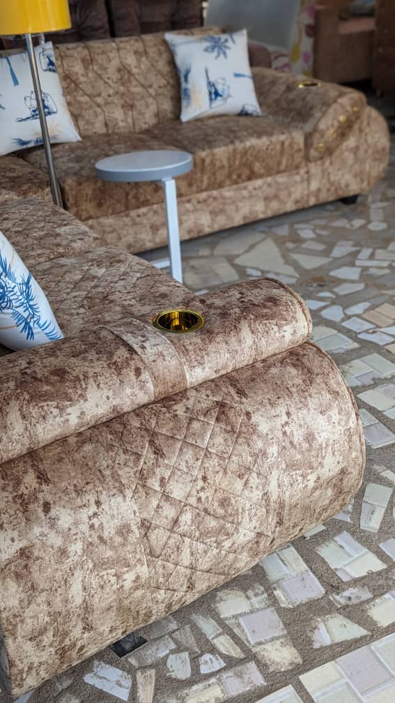 ezrafurnitures's tweet photo. Furahia Bei zetu kwa Mwezi #January, Pata sofa mtindo wa L watu 5 Awali Bei ilikuwa Tsh 1.5M Sasa utaipata kwa 1.2M Tu, Okoa Takribani 299k Bei hii Ni kwa mwezi January pekee. Boresha Sebule yako Sasa , Unasubiri Nin ?
Call/wap 0625810517
Dodoma๐
#EzraFurniters https://t.co/j9Knq5lCoM