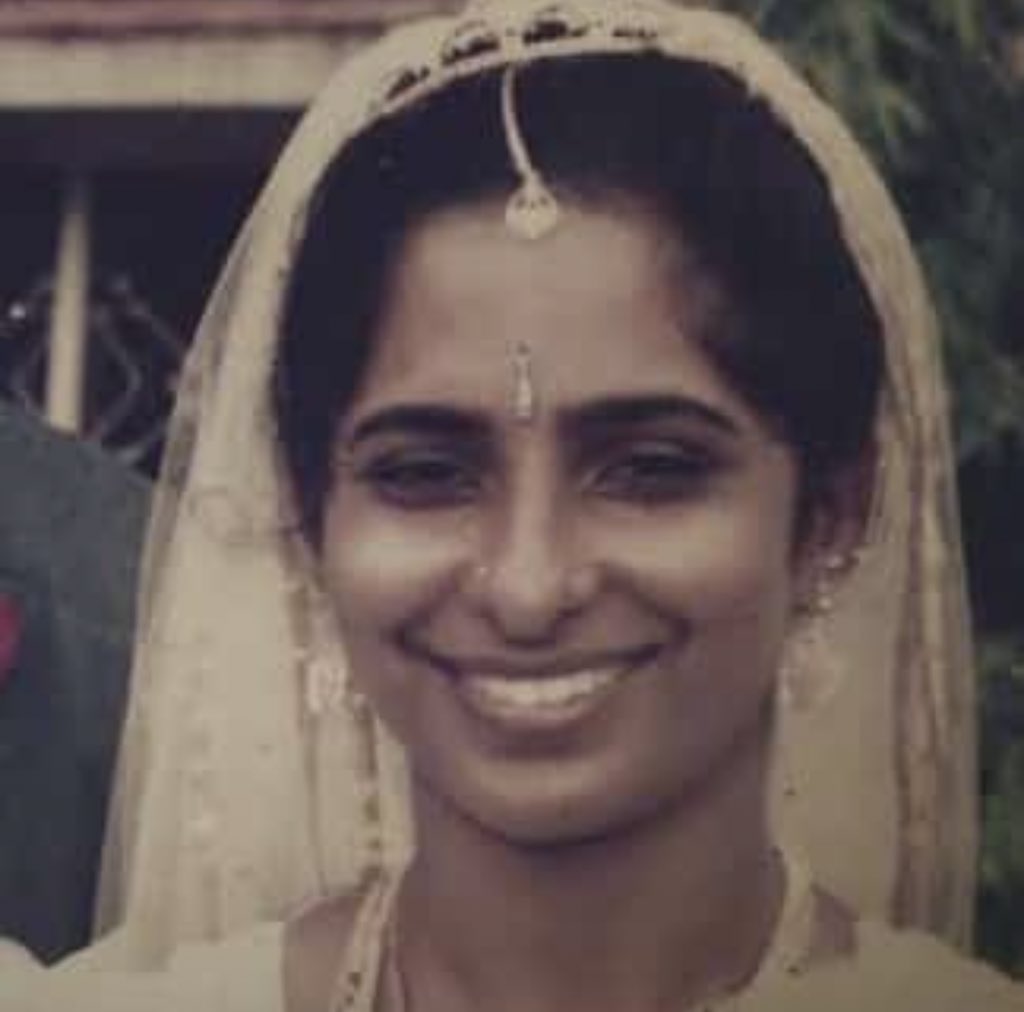 AjayJSP06's tweet photo. Original Pic of @Harika_Jsp 
It took me so much time to find out from DB 
#HappyBride https://t.co/NsRoywqmwg