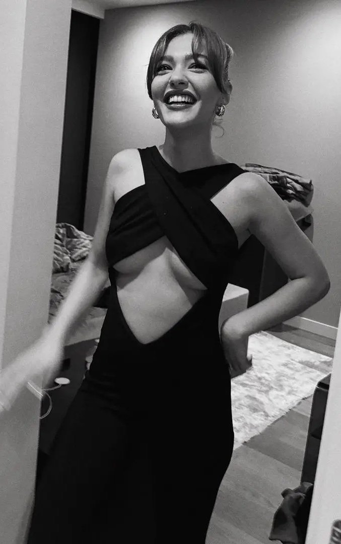 Melisa Döngel 🔥 göğüsler enfessss 🔥