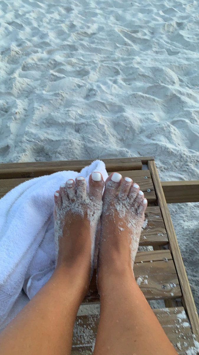 findomqueenmia's tweet photo. SUB TO MY PAGES!!!! @FeetFinder link: https://t.co/0NSzGe89c1 and @OnlyFans link: https://t.co/ULR9DgvPme 

Just turned 18 in September so come teach me!

I do feet stuff on FF and stripping and most content on OF!!! :) Come get some :) 
#feetseller #feet #feetfinder #onlyfans https://t.co/msvwlZ7CD4