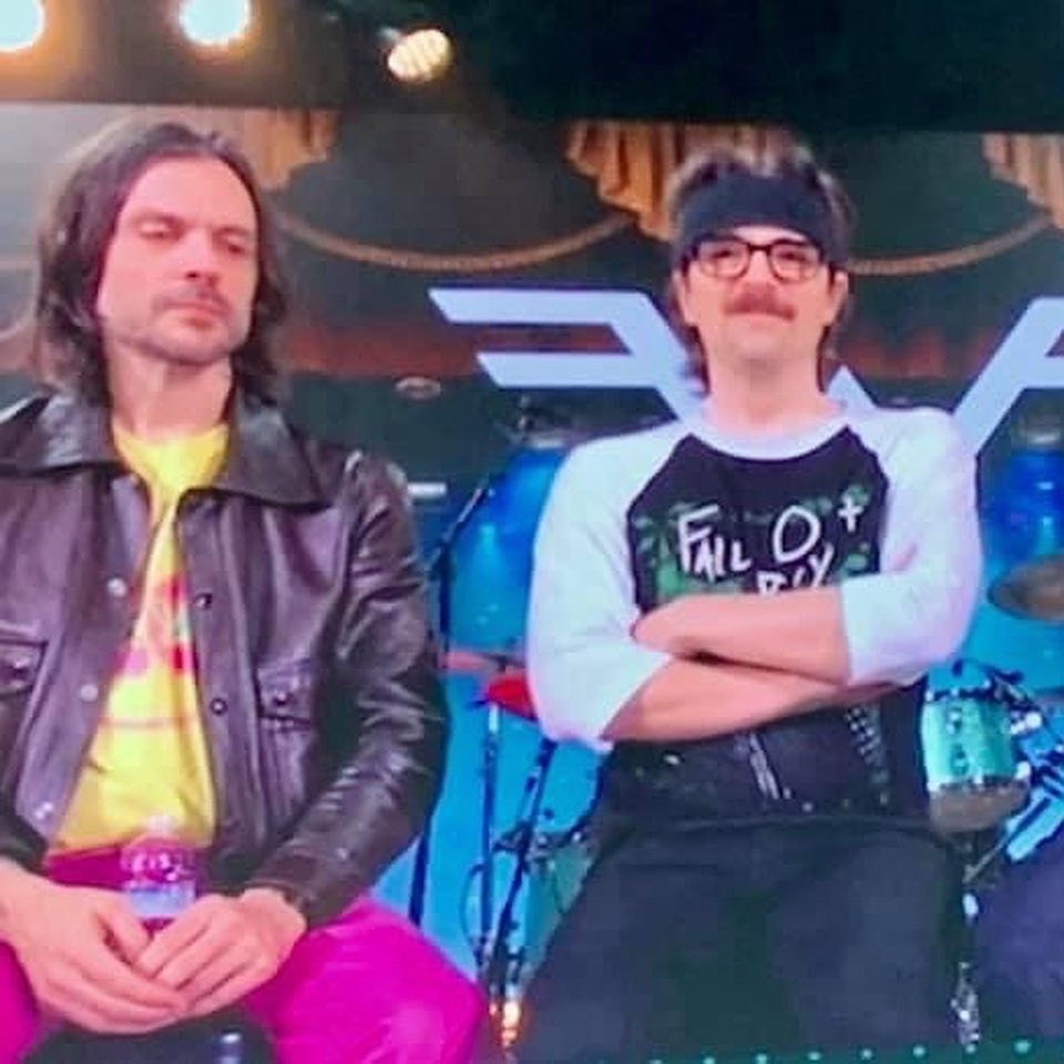 Hourly Weezer tweet media