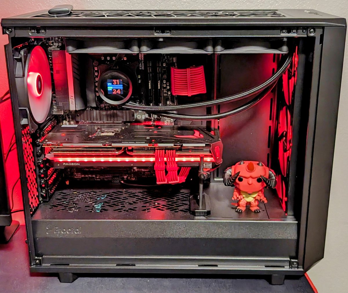 atcdude71's tweet photo. @PCBuilderJason 1 year in making. Finally done at end 2023. $1325. Thanks to your videos &amp; build insight.
Intel i9-11900k
MSI Z590 Pro
GSkill Ripjaws 2x16gb 3200mhz CL16
PowerColor 7800XT Red Devil LE
Samsung 980 Pro 2TB NVMe
NZXT Kraken 360
Fractal Meshify 2 https://t.co/Y2uvpU2drF