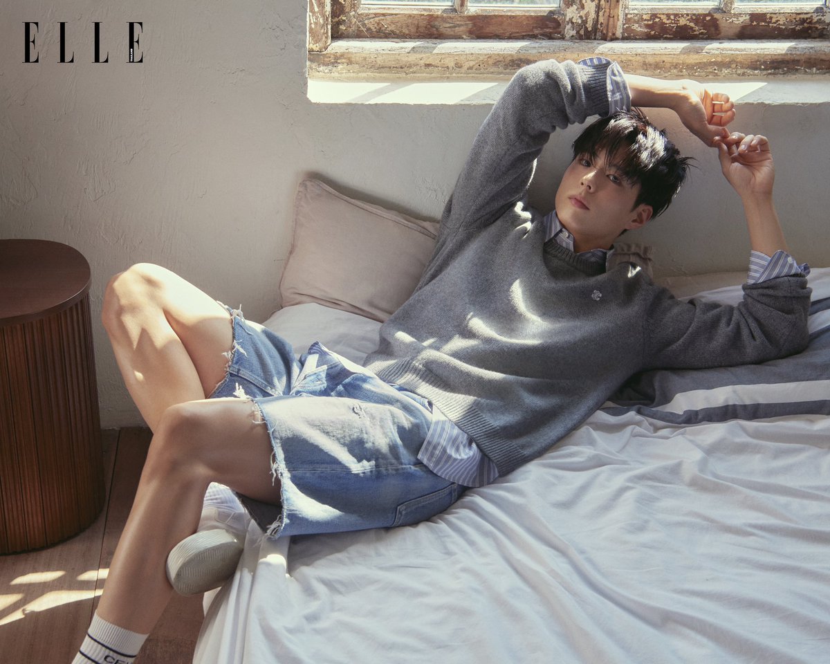 ELLEThailand's tweet photo. #ELLEJanuary2024 เปิดภาพแฟชั่นเซ็ตแรกของ พัคโบกอม @BOGUMMY ในนิตยสารแอล ประเทศไทย ฉบับมกราคม 2024 พร้อมถ่ายทอดคาแรกเตอร์หนุ่มในฝันของสาวๆ ผ่านโททัลลุคจาก CELINE HOMME 

#ELLEThailand
#PARKBOGUM #박보검 #พัคโบกอม
#CELINEHOMME #CELINEBYHEDISLIMANE
#BOGUMXCELINE https://t.co/RlmDszTXsm