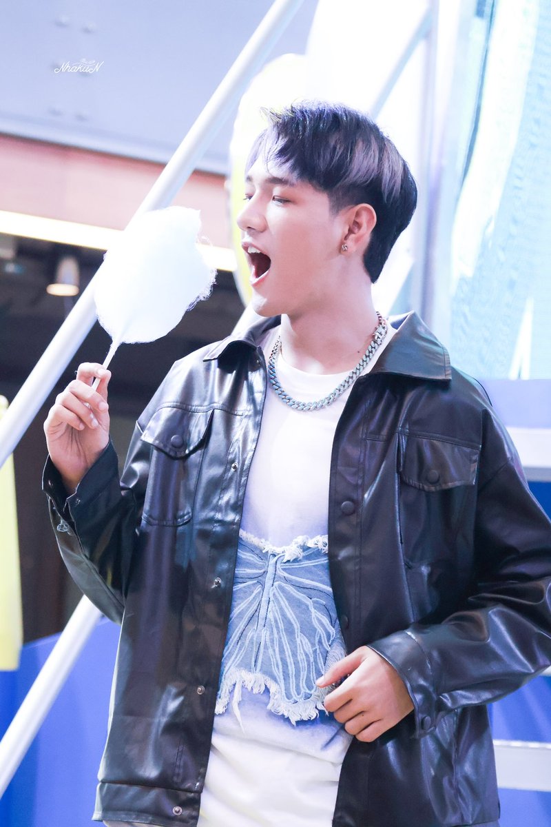 NHAKUNSTUDIO's tweet photo. wish your new year sweeter than cotton candy 🍭

#Nhakun #ณคุณ #ศพกร���ซิบ https://t.co/5v1RDHRIbN