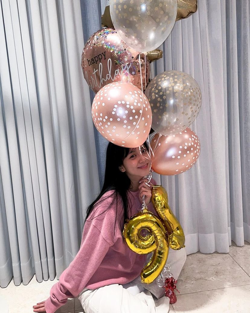 blackpinkbabo's tweet image. Jisoo IG update 💗 @Blackpink 

2024.01.03 
Happy Birthday To Me 🪐💗
