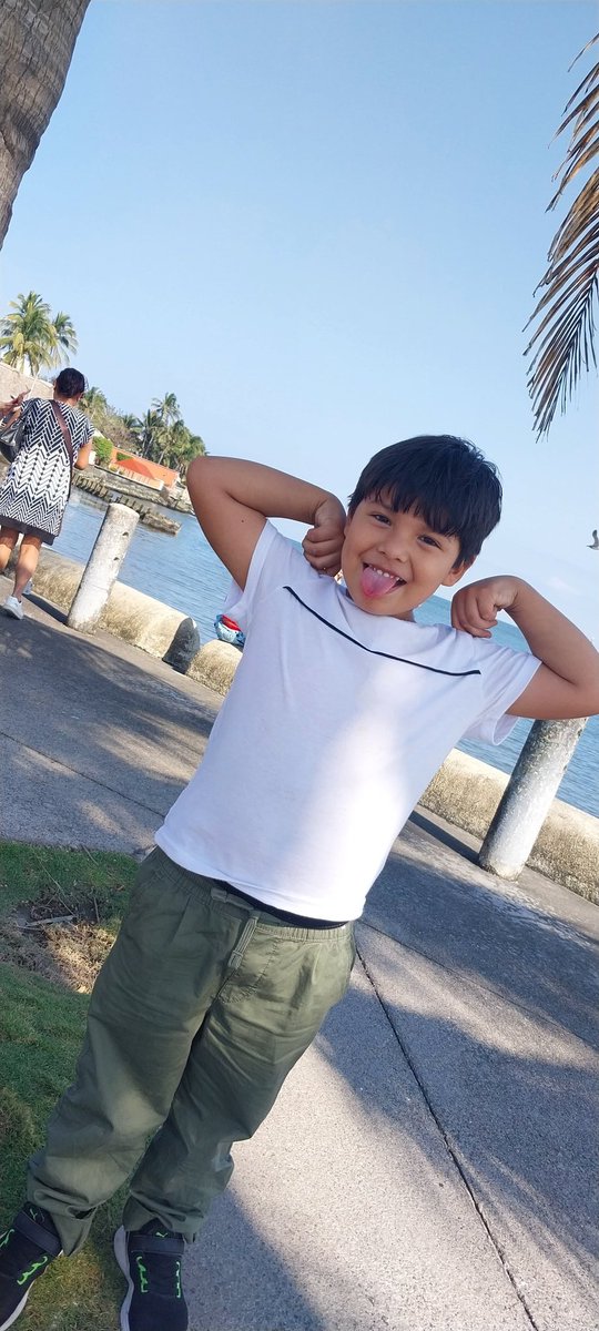 LuisLrtg's tweet photo. @HenryMartinM Anexo foto 😪😪🥹🥹 https://t.co/UkTkiOZBzt