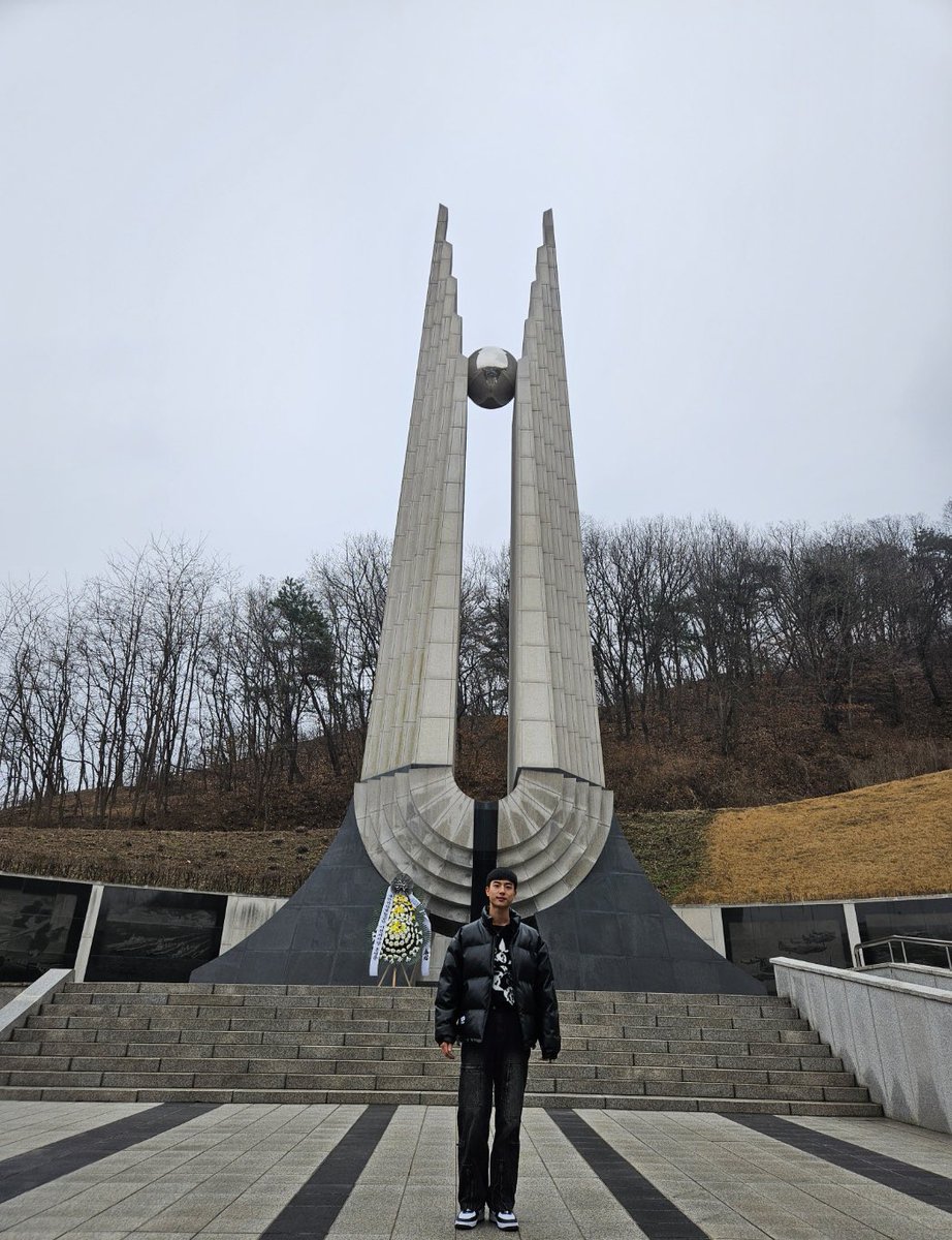 [#강현]
말출 휴가 나와서 할아버지 보러 왔어요
위브들~ 😊