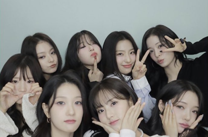 forever_9_514's tweet photo. 待って.....プリクラのfromis_9😭😭😭😭😭😭😭 4枚目の笑顔.....泣いてもいいですか？😭😭 https://t.co/ci9rx4PEjX