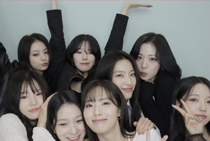 forever_9_514's tweet photo. 待って.....プリクラのfromis_9😭😭😭😭😭😭😭 4枚目の笑顔.....泣いてもいいですか？😭😭 https://t.co/ci9rx4PEjX