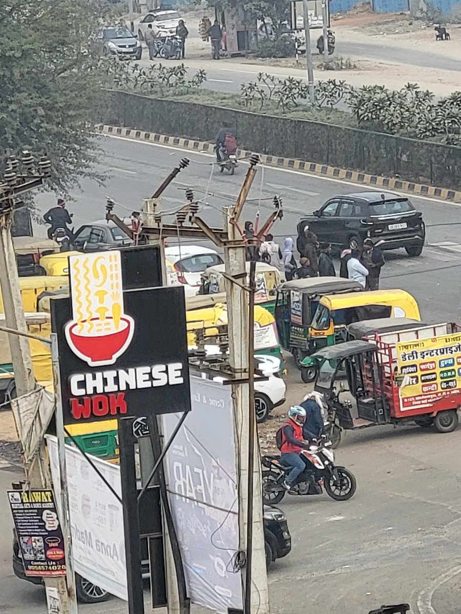 _himanshuinc's tweet photo. भारत सरकार ना तो छोटे व्यापारियों को बिजनेस करने देगी क्योंकि आए दिन एक नया आंदोलन खड़ा हो जाता है। गरीब जनता को परेशान कर रही है। यह भारत सरकार तब भी लोग इनको वोट देते हैं।  #TruckDriversProtest https://t.co/gj8zL6XRsw