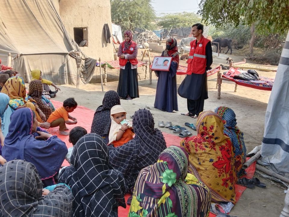 PRC_official's tweet image. PRCS WASH team is actively engaged in #district Dadu, Union Council Kamal Khan, specifically at Sub Village Kareem Lund, conducting crucial #PersonalHygiene Sessions on proper handwashing techniques.

Empowering #communities with vital health practices for a safer tomorrow.