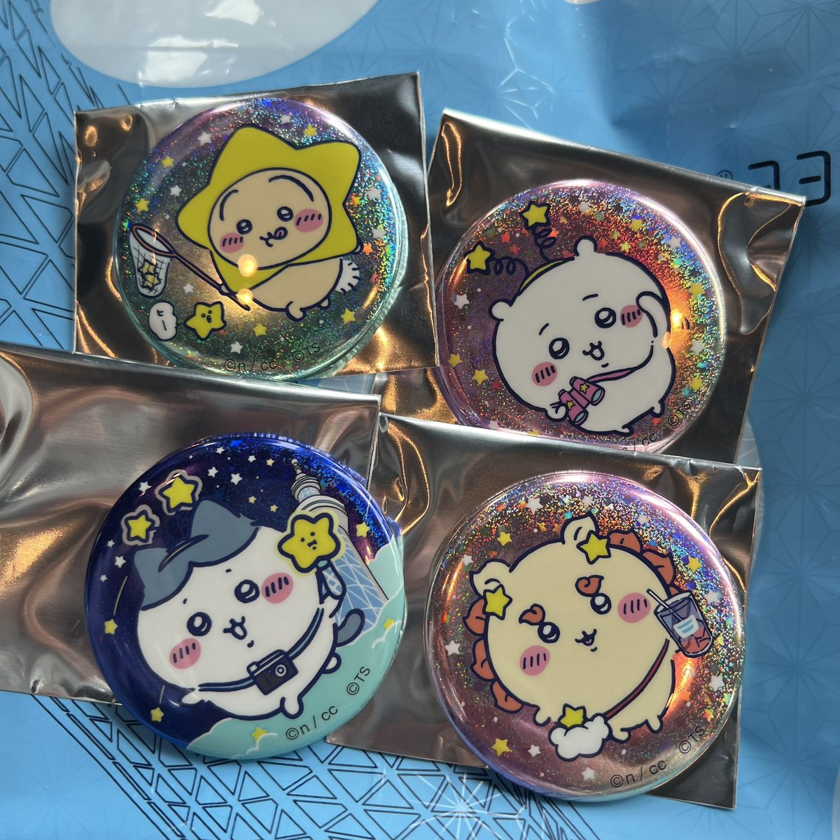 wanwan1987wan's tweet photo. 【交換】ちいかわ　スカイツリー　ホログラム　缶バッジ　アクスタ

〈譲〉1.2枚目の画像のもの(うさぎ、ハチワレ、ちいかわ、シーサー)

〈求〉モモンガ＞♡のちいかわ

スカイツリー付近にて手渡しを希望しております。16時ごろまで滞在予定ですのでお気軽にお声掛け下さい。 https://t.co/mx4bParPBD