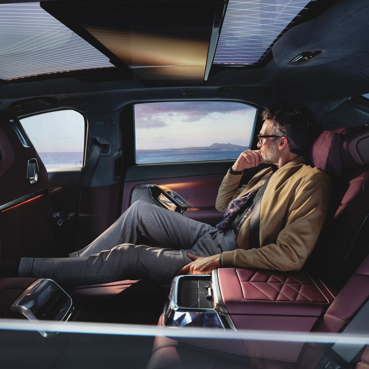 BMWKrishnaAuto's tweet photo. Excellence that speaks for itself, the BMW 7 Series.
Premium Car of 2024 by ICOTY.
#BMW #BMWIndia #TheBMW7 #ThisIsForwardism
———
The models, equipment and possible vehicle configurations illustrated in the advertisement may differ from vehicles supplied in the Indian market. https://t.co/aHrredQ2Wy