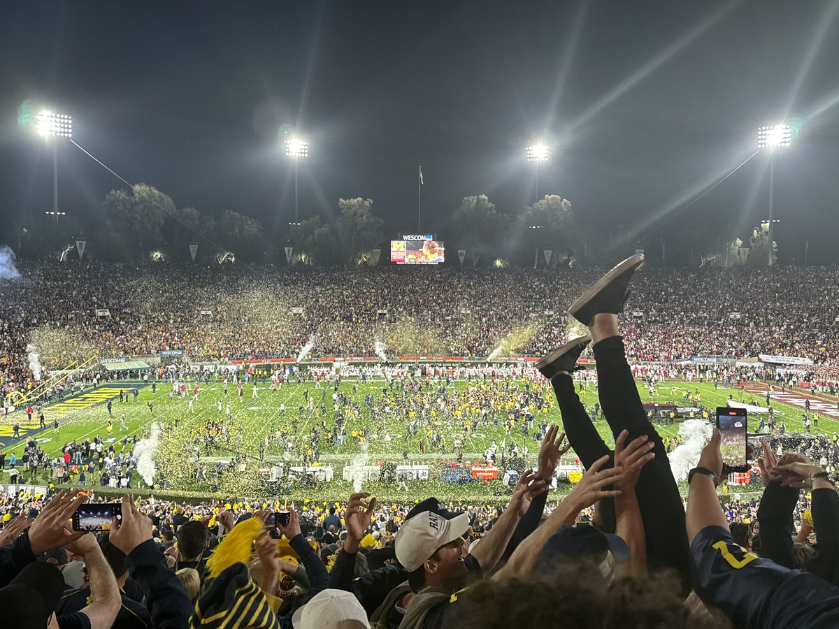 Jesse Roach (@roachjl) on Twitter photo How it started vs how it finished  #MichiganFootbball #RoseBowl How it started vs how it finished  #MichiganFootbball #RoseBowl