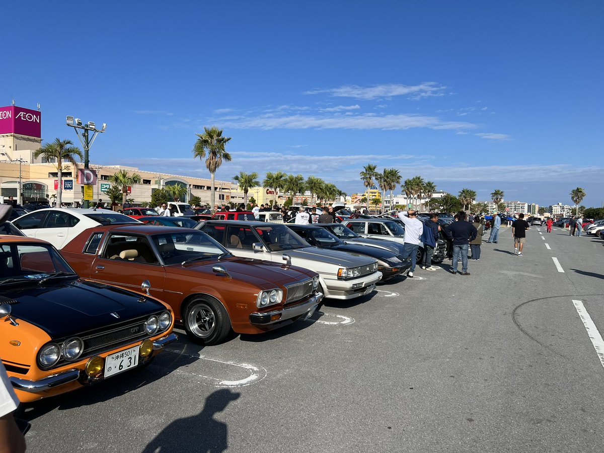 toc888et's tweet photo. 恒例の北谷美浜での旧車会
良い天気でよかった。
北上しようとしたら午後から雨の予報
慌てて引き返しました。
#sa22c #サバンナrx7 #沖縄旧車 https://t.co/kD1jtuM7oW