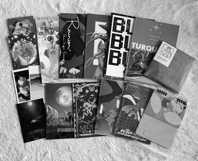 お迎えした本やグッズたち…🙏眼福だ……
頂いた差し入れは後ほど届くのでまた写真載せます…!! 