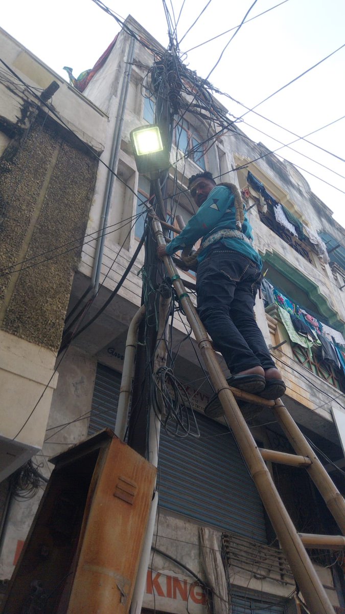 VasuDevan142707's tweet photo. @aakashvarma112 @GHMCOnline @CommissionrGHMC @SEElectricGHMC @Director_EVDM @TelanganaCMO Dear Citizen, 
Your complaint has been rectified please. https://t.co/5oLG0bw37h