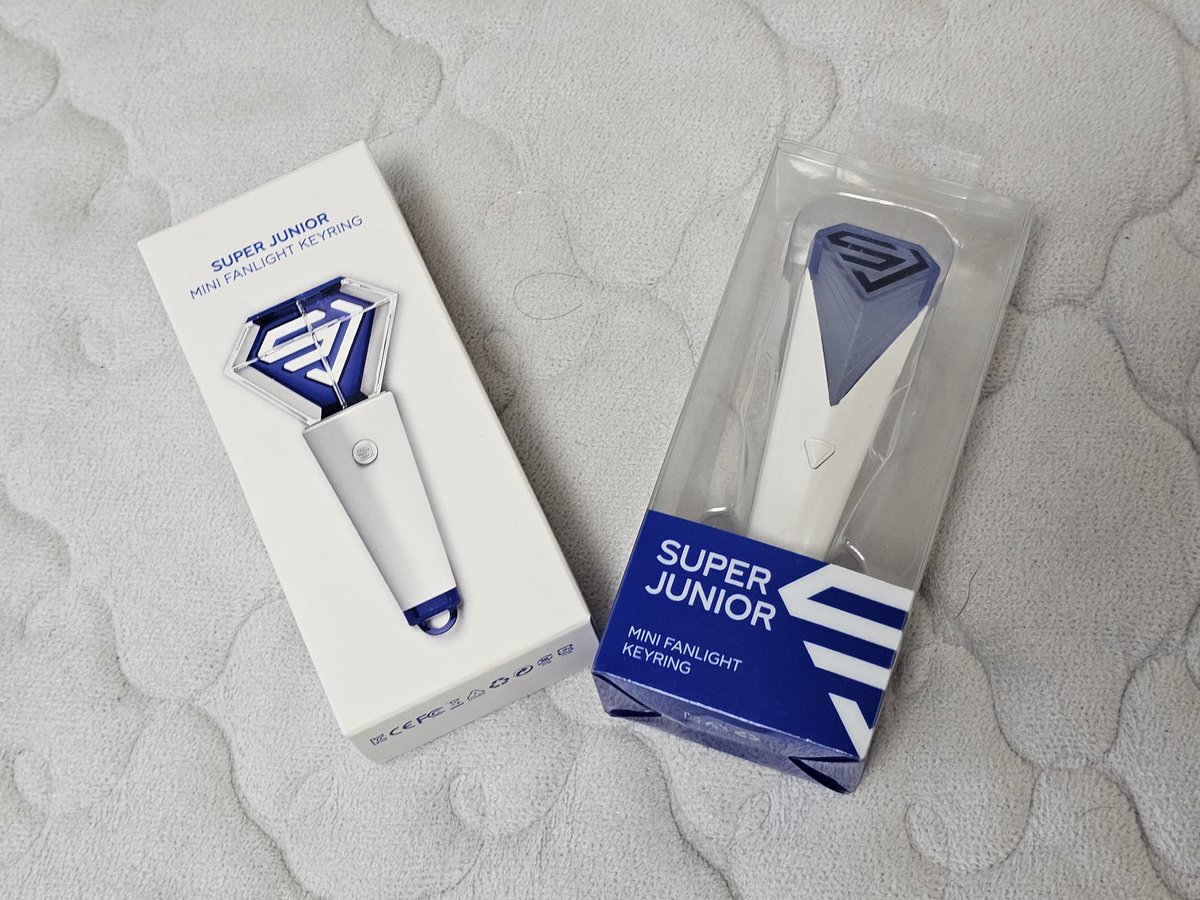 2_TEUK's tweet photo. 슈퍼봉 1,2 키링 팝니다.
일괄 택포 35000원

#슈퍼주니어 #슈퍼봉 #슈주 #슈퍼봉키링 #SUPERJUNIOR https://t.co/UX0ENJDcfN