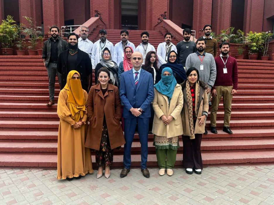 immishah's tweet photo. With my team at Department of Biochemistry, CMH Lahore Medical College &amp; Institute of Dentistry https://t.co/Z1PmKIZgdy