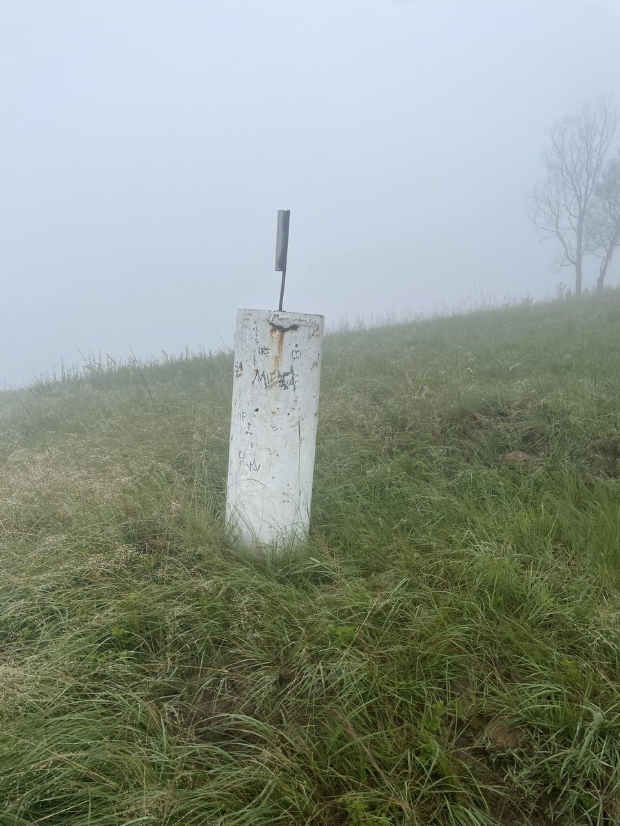 panashe_whisper's tweet image. Escaping code for a while, trekked to the highest point in Barberton. This beacon marks the summit! 🏞️⛰️ #CodeBreak #HikingTriumph #ALX_SE