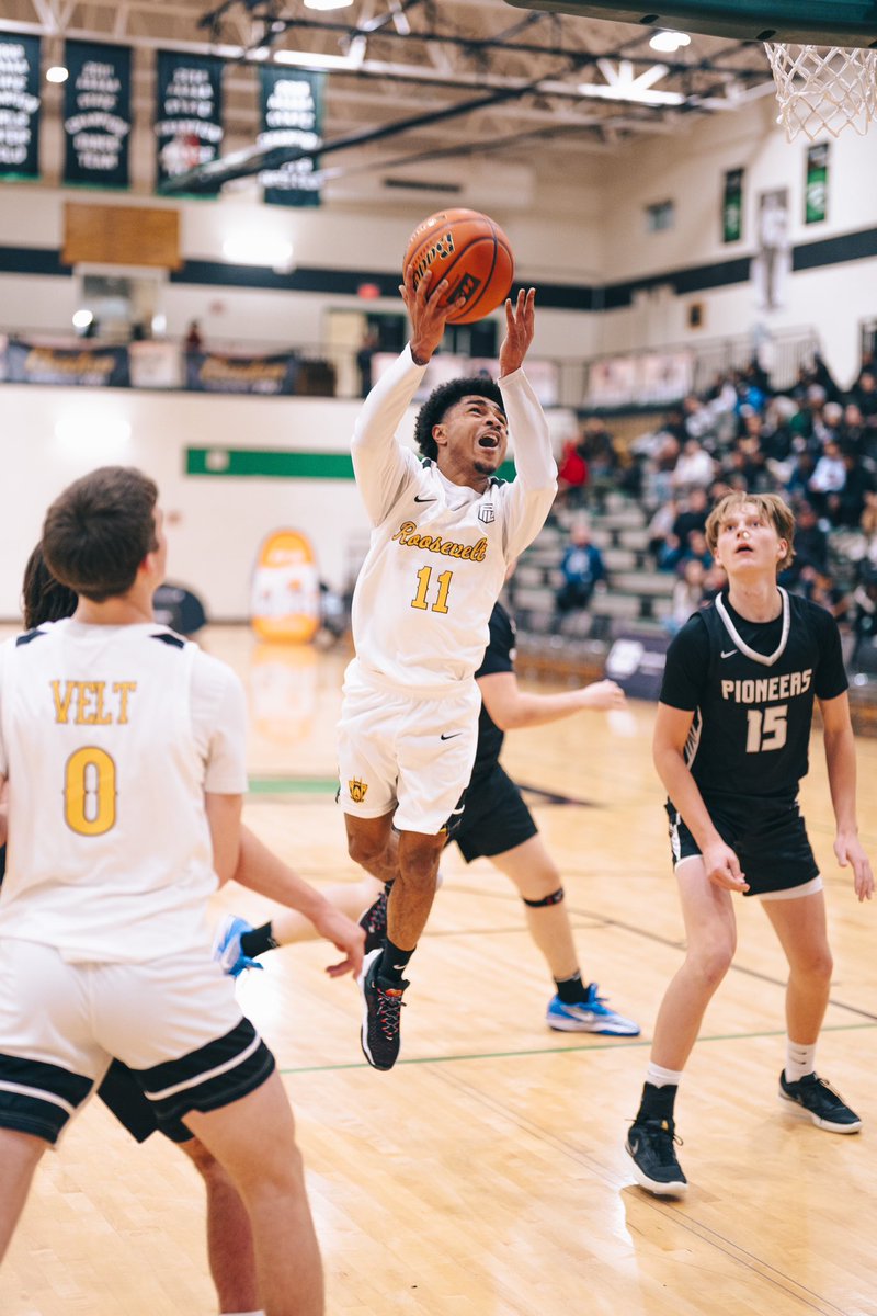HoopSource1's tweet photo. Ranked 4th in the state, Hardwood Invite champions Roosevelt HS continue to make a buzz βΌοΈΒ #HOOPSOURCE https://t.co/nD78Pk04Vm