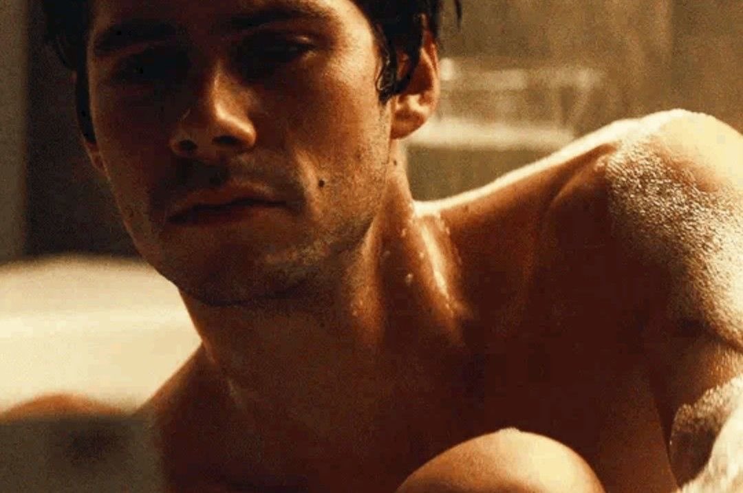 jmncisms's tweet photo. does dylan o’brien know this shot of him makes me feral https://t.co/pbWzP9YhYS