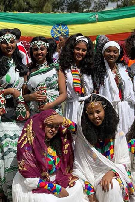 15 𝙄𝙣𝙩𝙚𝙧𝙚𝙨𝙩𝙞𝙣𝙜 𝙁𝙖𝙘𝙩𝙨 𝘼𝙗𝙤𝙪𝙩 𝙀𝙩𝙝𝙞𝙤𝙥𝙞𝙖🇪🇹

1. The Ethiopian 🇪🇹  calendar is different from the Georgian calendar. There are thirteen months in the Ethiopian calendar, which means they are currently in 2015. 

2. Ethiopians 🇪🇹 also measure the hours of a