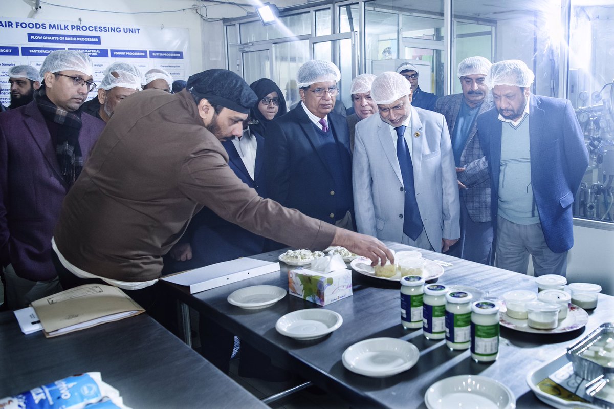 milkvaluechain's tweet photo. Department of Dairy Technology, University of Veterinary &amp; Animal Sciences actively collaborated with Cakes &amp; Bakes in a joint effort. https://t.co/r5mRcV28yu