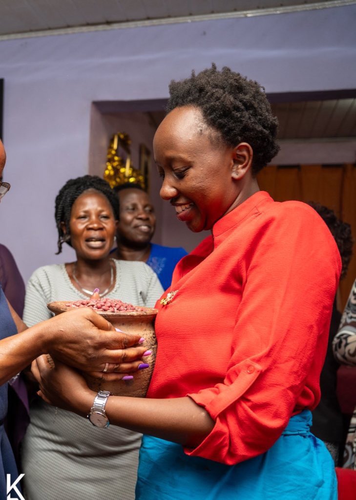 Shann_099's tweet photo. Men ni Nani unaeza oa apa Sema tu ukweli😂
Charline Ruto.         Or Nikita Kering? https://t.co/kXTeZ1Yu9X