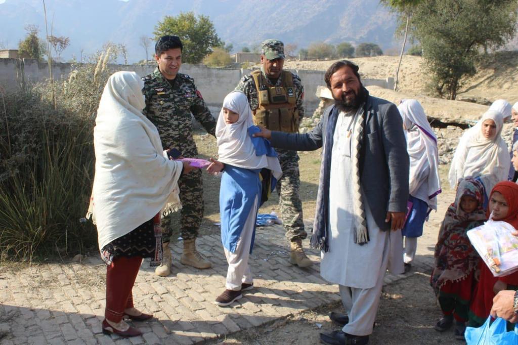 TribalFact's tweet photo. #IlmToloDaPara spells hope for #education in KP! 11 Corps and Govt of KP's literacy campaign reports encouraging progress in Pilot Projects 4150 new students,24 revived schools, and initiatives like #Digiskill labs/CYLP paving the way for broader impact. 
 #علم_سب_کے_لیے https://t.co/gWl4KWiwVi