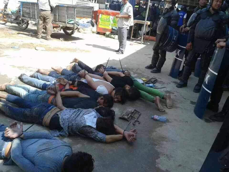morasar's tweet photo. 10 years back today, workers has been shot to death, injured and many has been arrested. We still calling for justice and compensate to families of the victims. 
#WeDoNotForget  #VengSreng #3Jan2014 #យើងមិនបំភ្លេច #វេងស្រេង #៣មករា២០១៤ https://t.co/qEykI2f09n
