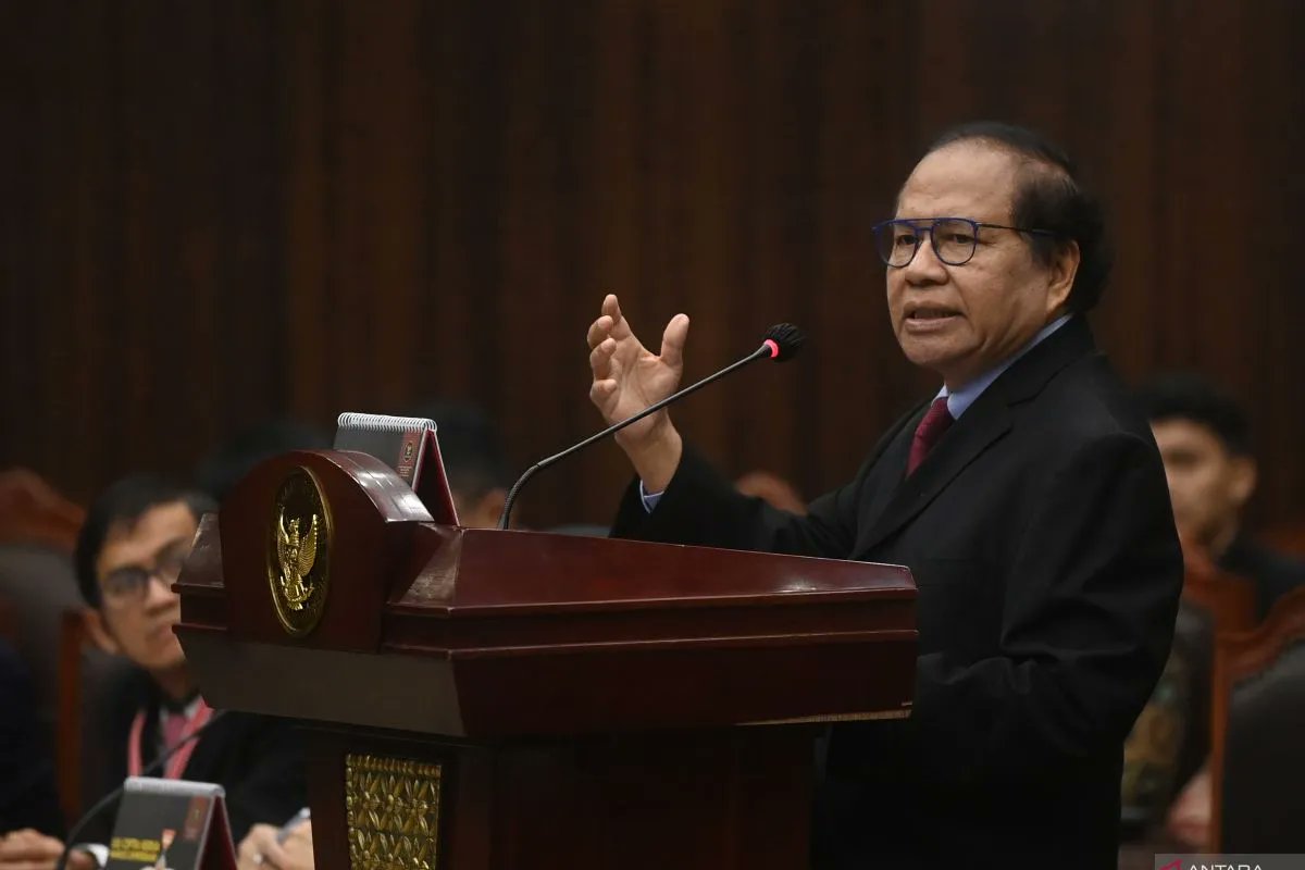 Turut berdukacita atas berpulangnya ke Rahmatullah, Bapak Rizal Ramli, mantan Menko Kemaritiman, kemarin di Jakarta. Saya mengenal almarhum Rizal Ramli sebagai seorang ekonom yang cerdas dan aktivis yang kritis karena kecintaan terhadap bangsanya. 

Semoga arwah almarhum