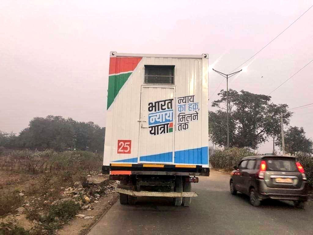 LutyensMediaIN's tweet photo. भारत न्याय यात्रा के के रथ तैयार हो चुके हैं। 
#BharatNyayYatra https://t.co/13w3UuhPhY