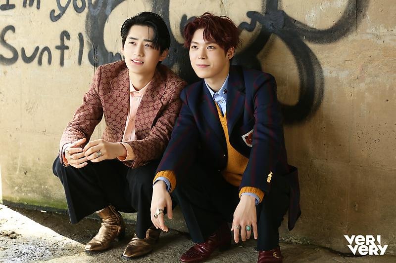 w/ Yeonho ♡

{ #YONGSEUNG #용승 #베리베리 #VRVR <a href="/the_verivery/">VERIVERY_OFFICIAL</a> <a href="/by_verivery/">VERIVERY</a> }