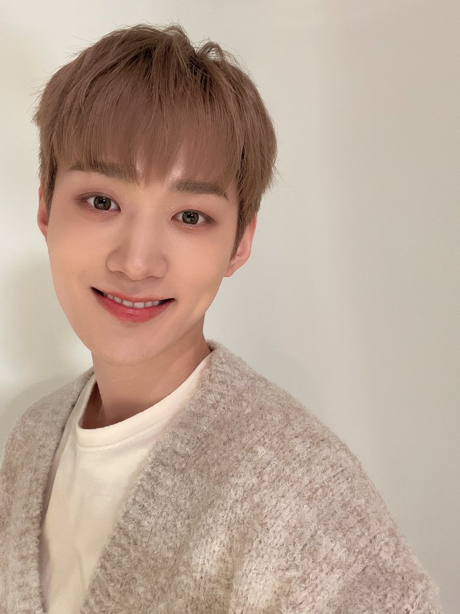 { #YONGSEUNG #용승 #베리베리 #VRVR <a href="/the_verivery/">VERIVERY_OFFICIAL</a> <a href="/by_verivery/">VERIVERY</a> }