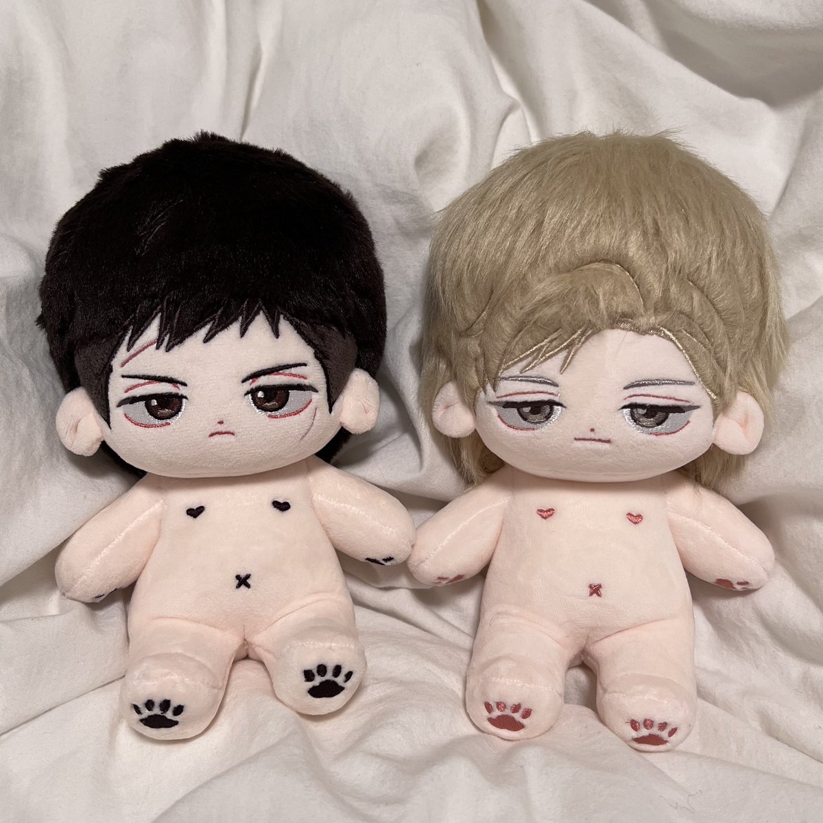 hoshiiland's tweet photo. yashiro and doumeki are here~ thank you so much for the stock sale, @UtopiaGOs! 🚬🖤
#utopiafb https://t.co/RA4QMItZGB