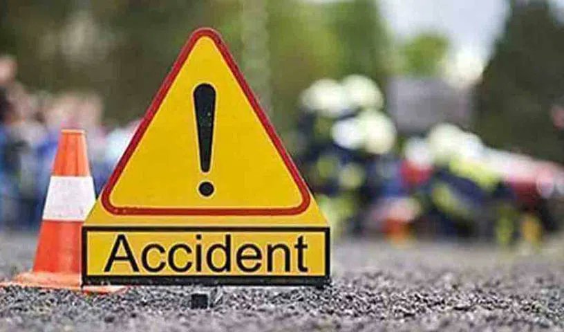 Man killed in hit and run incident in Siddipet

samacharam.in/man-killed-in-…

#samacharam #SiddipetNews #HitAndRun #BejjankiMandal #RoadSafety #AccidentInvestigation #Siddipet #Telangana #BreakingNews