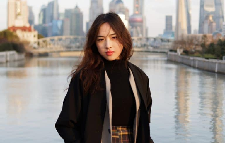 AllChinaReview's tweet photo. Over the course of the last century, Western beauty ideals have seeped into countries and cultures globally. But cracks are starting to emerge in these hegemonic beauty standards.

Article by Qingyue Sun of @DrexelUniv

https://t.co/ZFPhURiUOE
#Femininity #BeautyStandard https://t.co/OFBWTTlRke