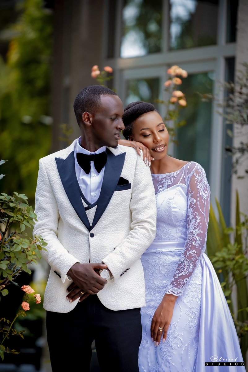 studios_blessed's tweet photo. Béatrice+ Etienne
📸: @Blessedstudios1 
We serve with Integrity
DM for Bookings or Call +250786005421 https://t.co/sFGZJ1ZKNl