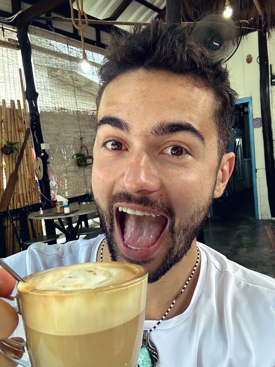 GM GM

New Year, new hair, same shameless optimism 💚 

Let’s GROW!!!!!!