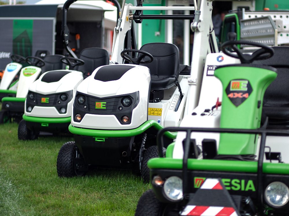 EtesiaUK's tweet photo. Welcome to 2024!
We've got some big plans in the pipeline for this year.
What would you like to see?
#etesia #innovation #randd https://t.co/jOcEFXpHlV