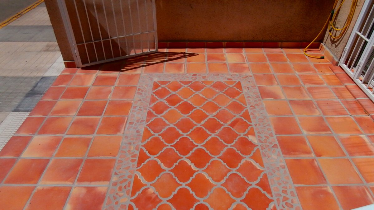 AnticFang's tweet photo. ✨ Suelo Anticfang: confianza y estilo en cada paso.  Baldosas cuadradas y arabescos, pura magia.

🏡 Embellecemos y construimos historias auténticas. Guías en la creación de espacios.

💖 Únete a Anticfang, donde cada suelo es un compromiso.

#Anticfang #Terracota #Eco #Handmade https://t.co/xesw0fz7Tn