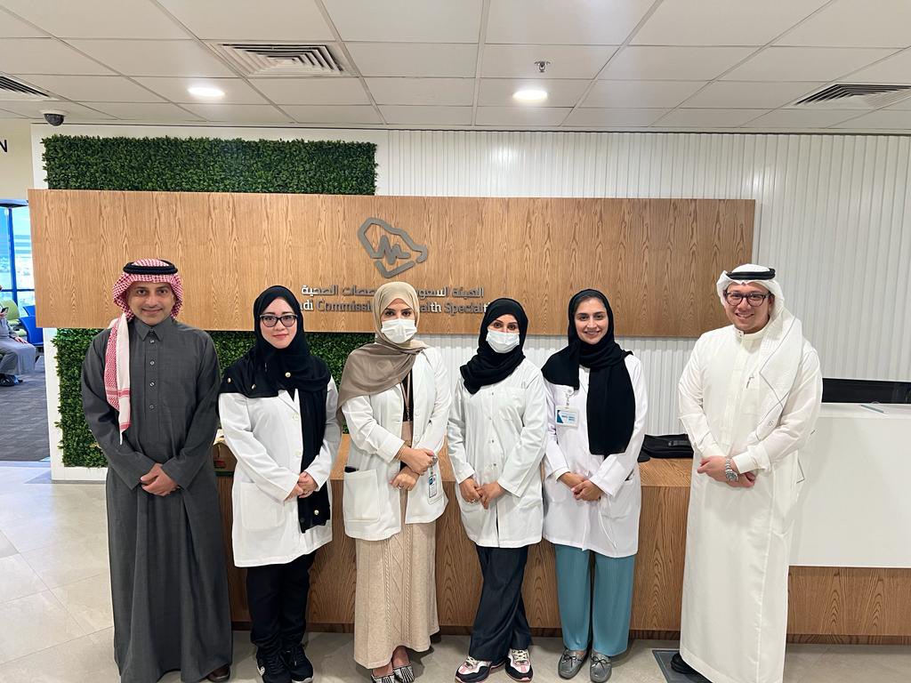 drmeisha's tweet photo. تم بحمدالله الاختبار العملي النهائي للبورد السعودي في تخصص طب تقويم الأسنان بقيادة د. بلسم العيسى  و أعضاءها (د. أسامة بصري، د. ابتسام اليزيدي، د. داليه ميشه، د. دعاء دادا، د. عبدالعزيز الماجد) وتشكر لجنة الامتحانات جميع الاستشاريات و الاستشاريين الممتحنين على جهودهم 
@SchsOrg https://t.co/LUxqBtwh2c
