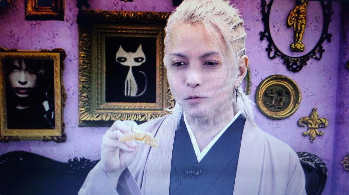 nistx_'s tweet photo. Even my pc freezed lol 😹🩷🩷🩷💕🐉✨
Thanks for the lovely time 🎍🎀😻❤️🔥✨
Have a yummy year - def-eat things you like ~😋🥳💛❤️✨
*i ate happy🍔meal on 31/12 too lol* 🤭
See you soon, take care 💛✨
❤️ × #HYDECHANNEL #HYDE #Edyh #hydeist
× ❤️
#HappyNewYear #Lappu 🩷 https://t.co/aBrdDNDi2Z
