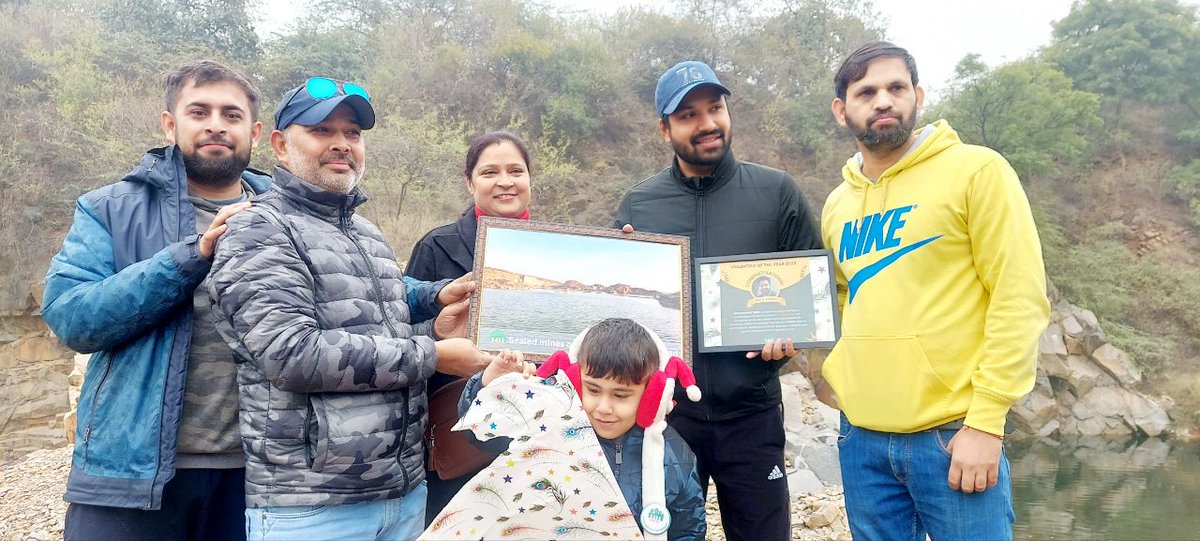 Save Aravali Trust held Felicitation Ceremony  in the forest to honor our Volunteer of the Year, Mr. Raju Rawat - an environment worker who doesn't just talk about change but actively works for it. Your actions inspire us all.
 #VolunteerOfTheYear  #savearavali @att__jat