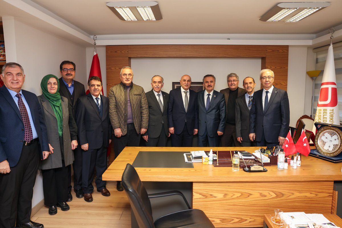 Türkiye Belediye Başkanları Birliğimizi ziyaret ettim. Nazik misafirperliklerinden dolayı Genel Başkan Sn. Hüseyin Erer ve Yönetim Kuruluna teşekkür ediyorum. <a href="/B_B_Birligi/">Türkiye Belediye Başkanları Birliği</a> <a href="/Hseyin_ERER/">Hüseyin ERER 🐞</a>